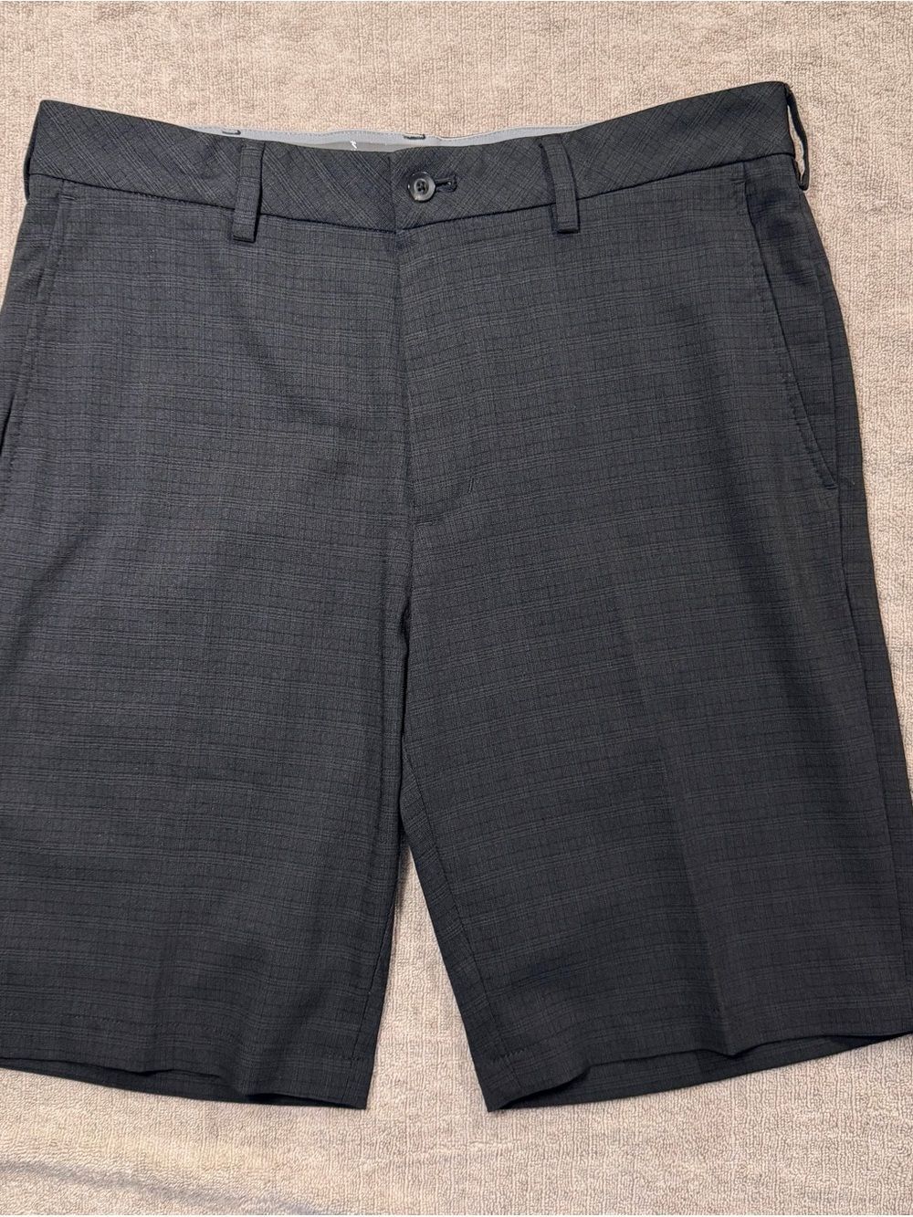 Walter Hagen Men's Grey and Black Shorts-32